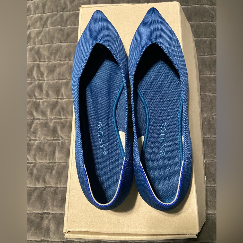 Rothy’s “The Point” ballet flat in Deep Ocean color size 10 - Picture 3 of 5